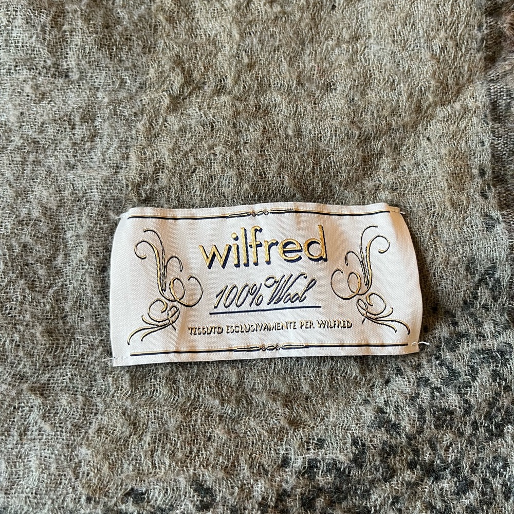 Aritzia Wilfred Green 100% Wool Scarf